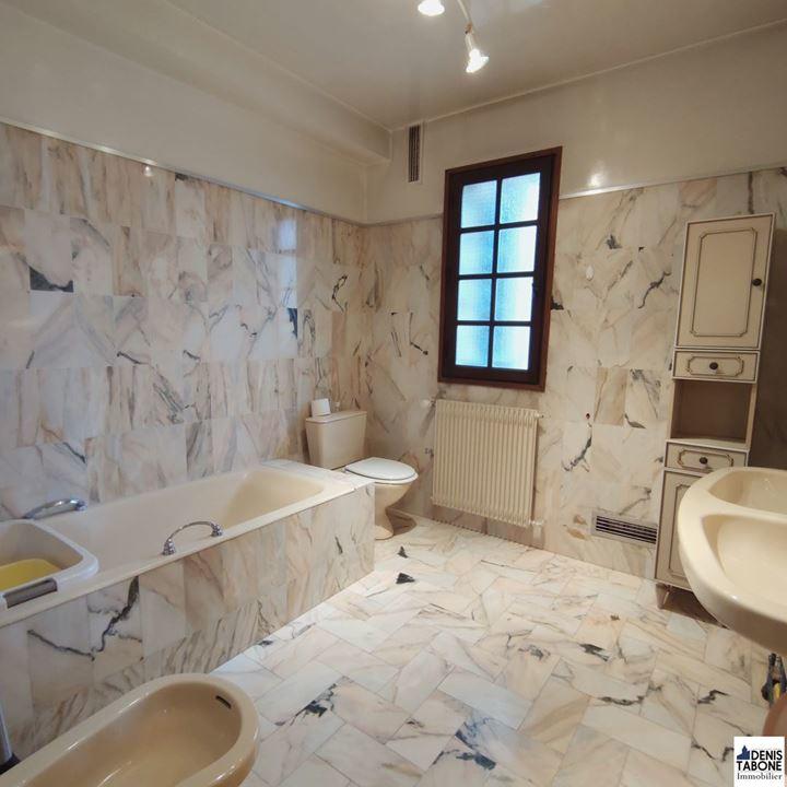 Maison traditionnelle - 122 m² - 6 pièces