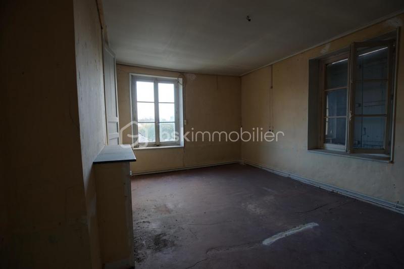 Maison traditionnelle - 234 m² - 6 pièces