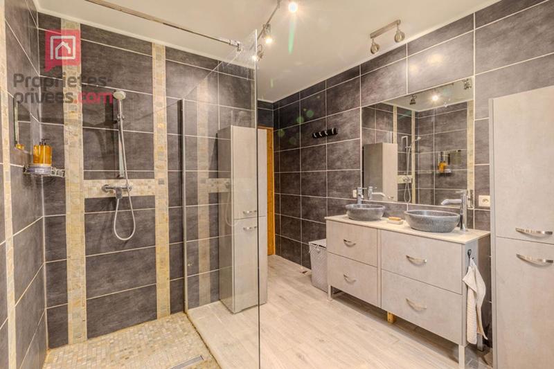 Maison - 160 m² - 8 pièces