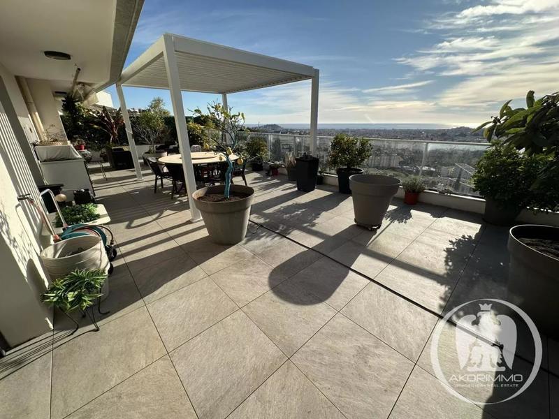 Appartement - 108 m² - 4 pièces