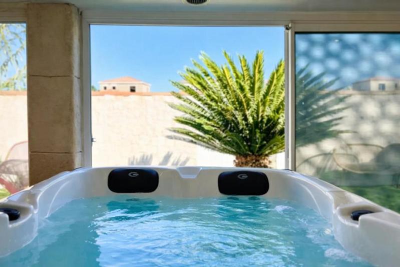 Maison - 340 m² - 11 pièces