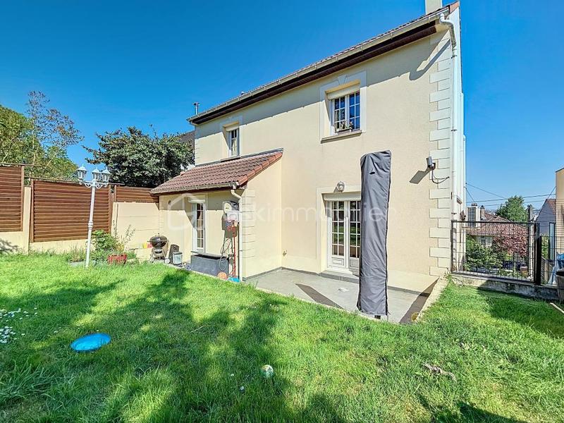 Maison - 180 m² - 6 pièces