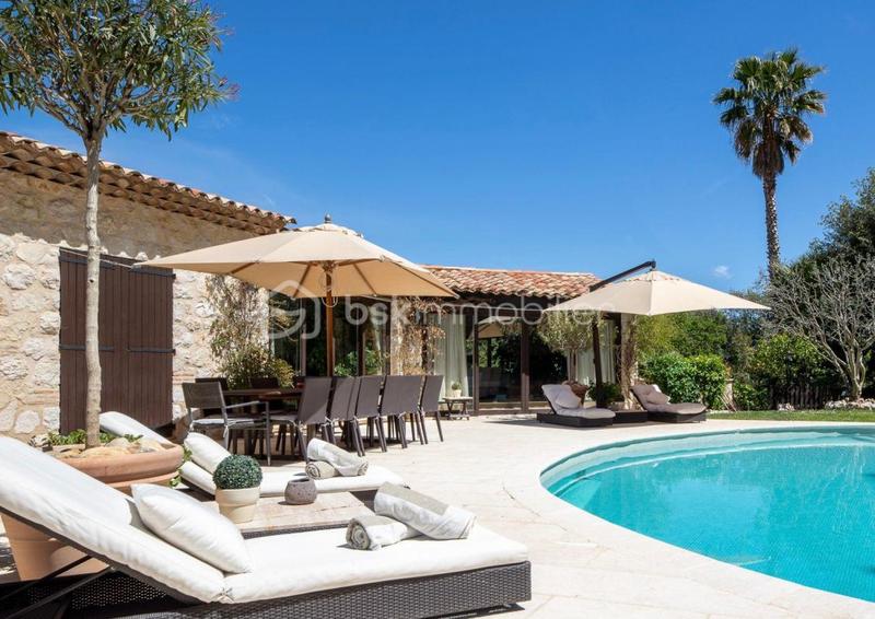 Propriété - 490 m² - 10 pièces