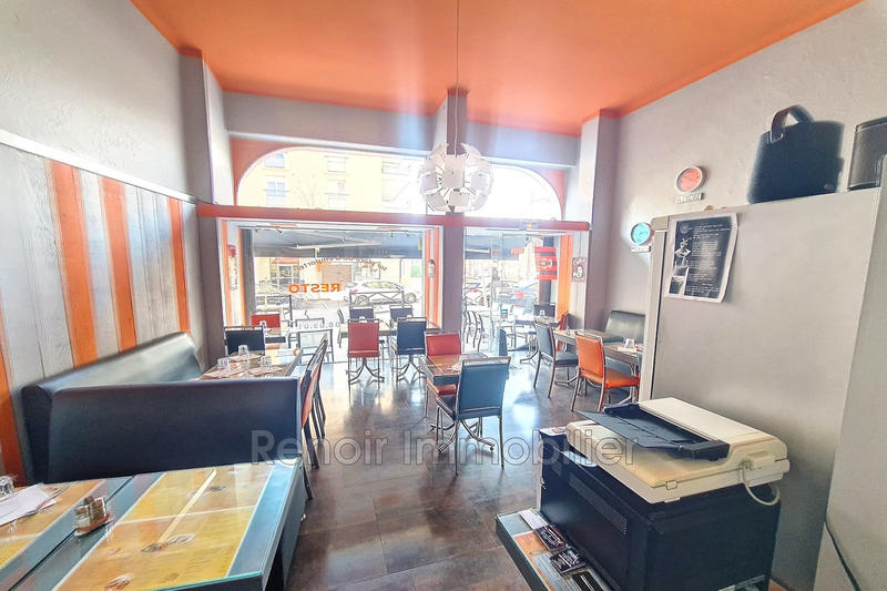 Fonds de commerce - Magasins - 52 m²