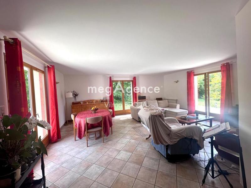 Maison - 230 m² - 6 pièces