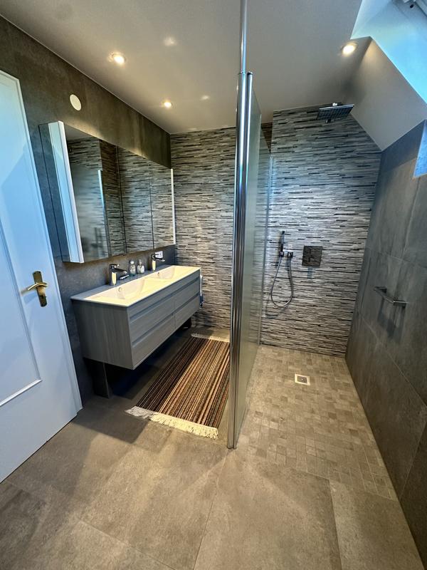 Maison - 211 m² - 8 pièces