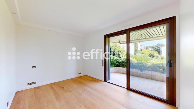 Appartement - 270 m² - 7 pièces