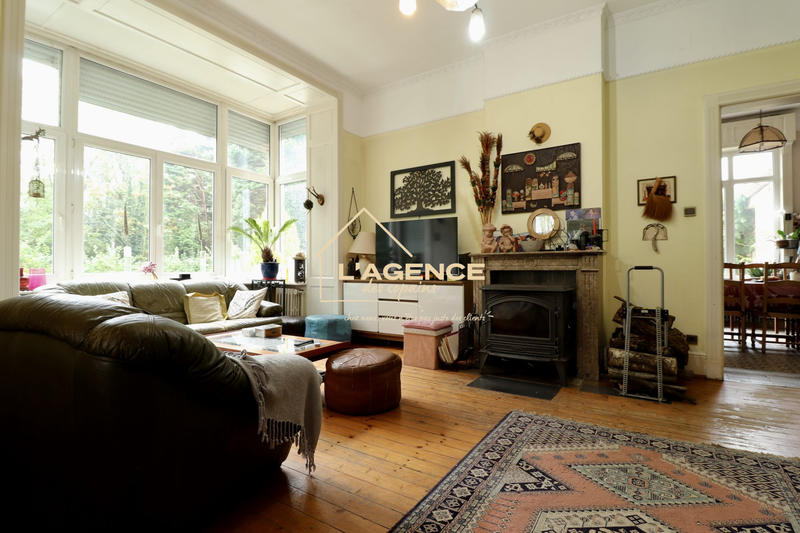 Maison - 236 m² - 10 pièces