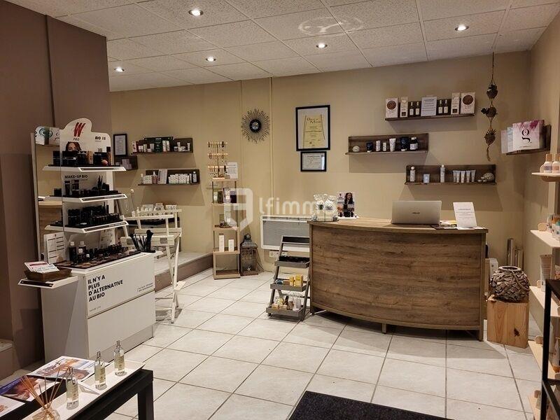 Local commercial - 84 m² - 4 pièces