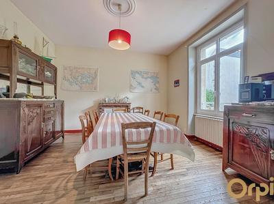 Propriété - 98 m² - 5 pièces