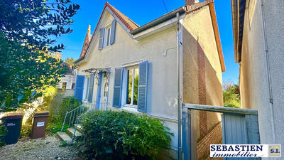 Maison - 122 m² - 8 pièces