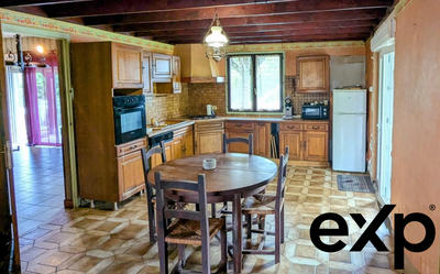 Maison - 201 m² - 9 pièces