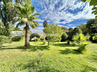 Maison - 212 m² - 7 pièces