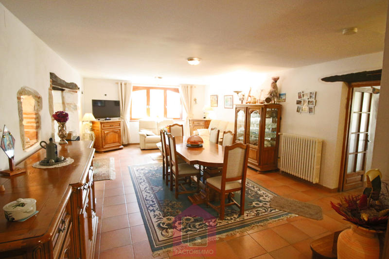Maison - 315 m² - 8 pièces