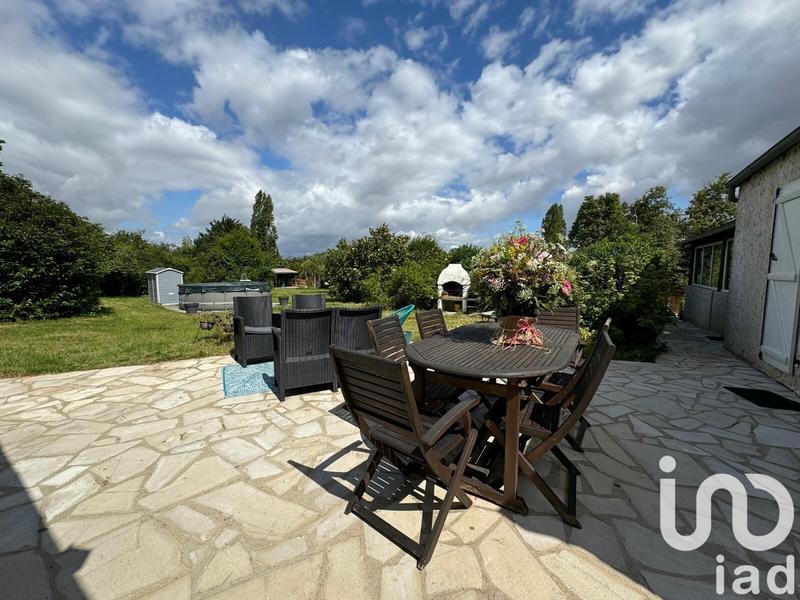 Maison - 234 m² - 8 pièces