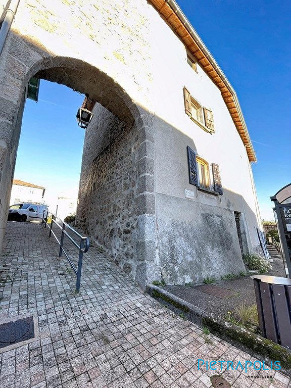 Maison - 90 m² - 3 pièces