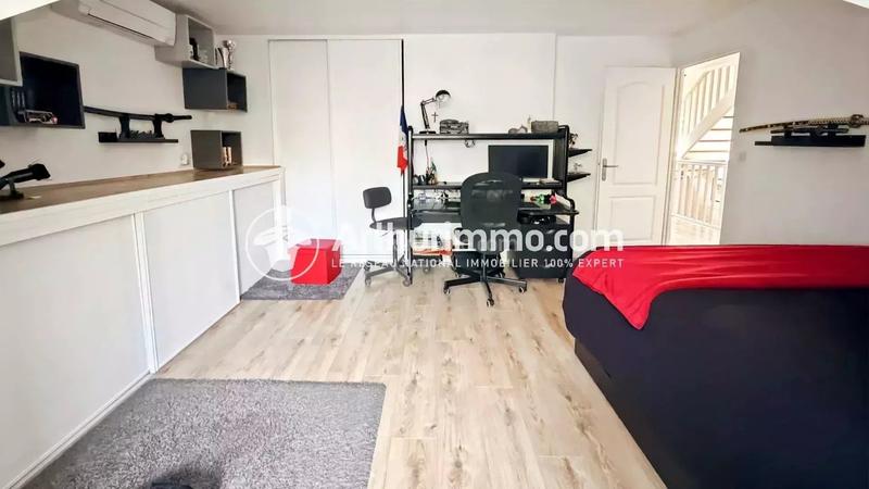 Maison - 210 m² - 7 pièces