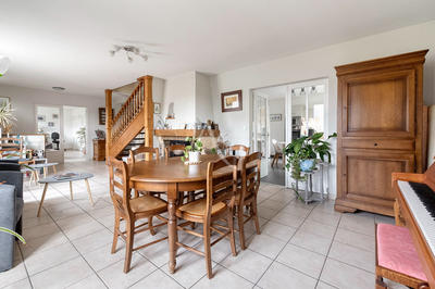 Maison - 184 m² - 10 pièces