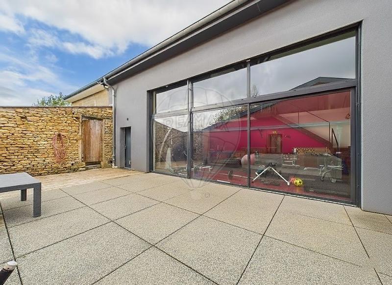 Maison - 230 m² - 8 pièces