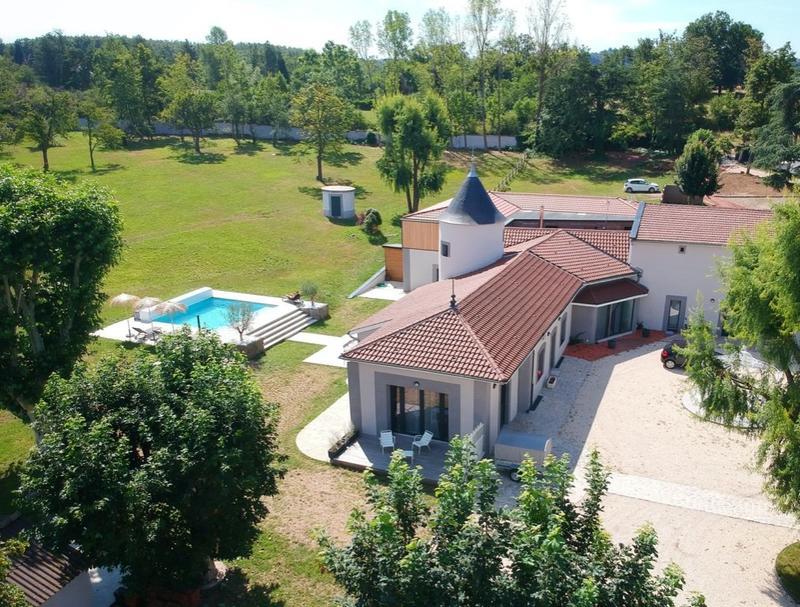 Château - 378 m² - 9 pièces