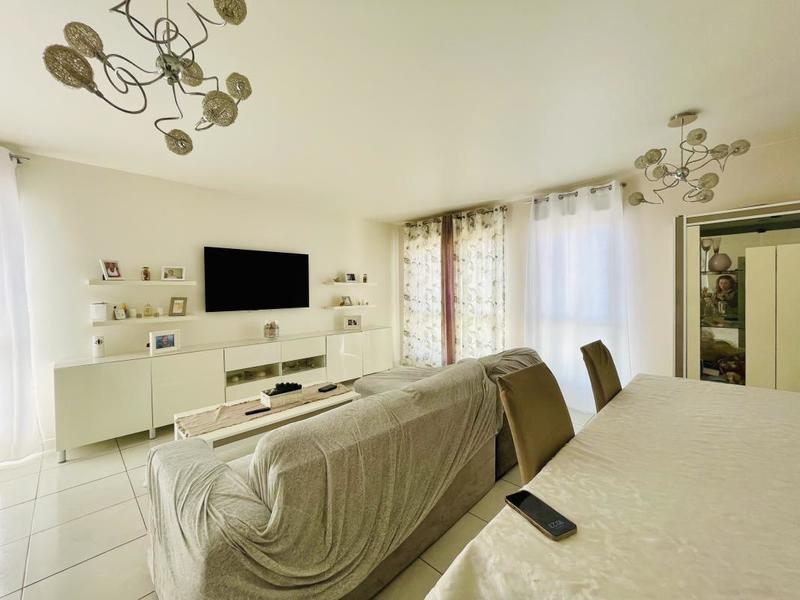 Appartement - 84 m² - 4 pièces