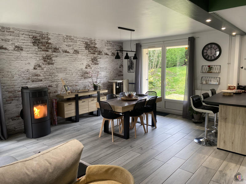 Maison - 98 m² - 5 pièces