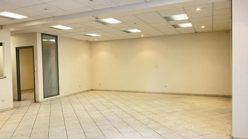 Local d'activité / Entrepôt - 674 m²