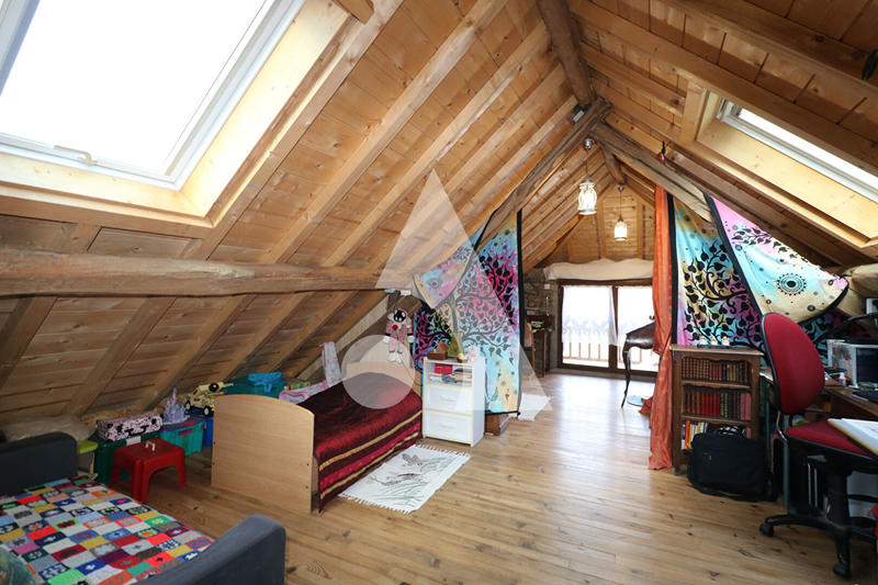 Maison - 135 m² - 2 pièces