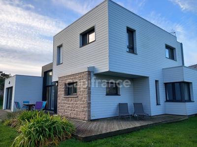 Maison - 140 m² - 7 pièces