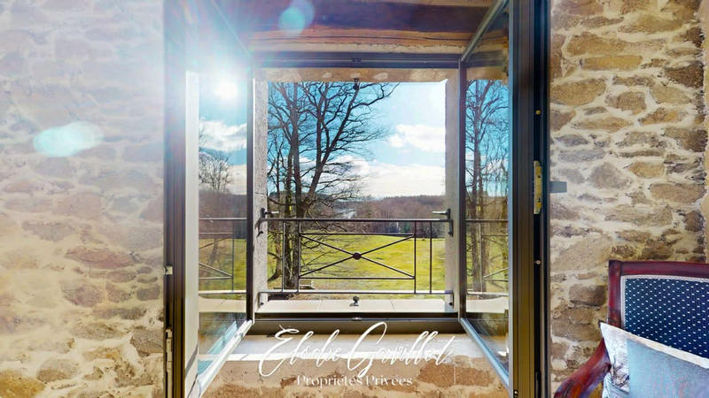 Demeure - 290 m² - 11 pièces