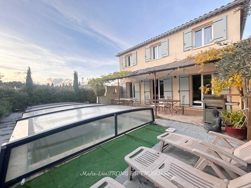 Villa - 96 m² - 6 pièces