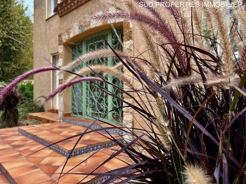 Propriété - 297 m² - 7 pièces