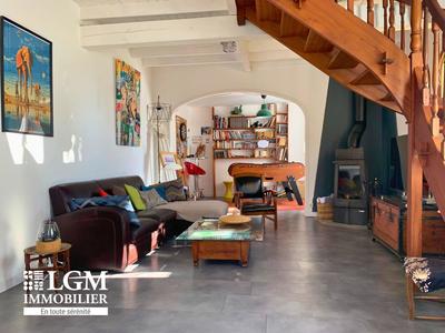 Maison - 282 m² - 10 pièces