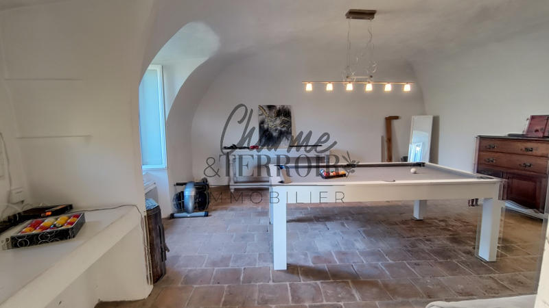 Mas - 228 m² - 10 pièces