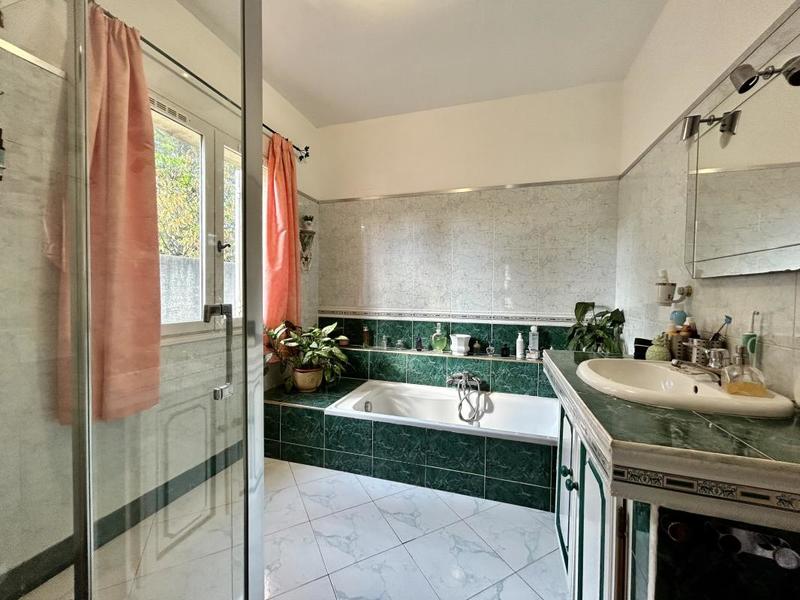 Pavillon - 209 m² - 7 pièces