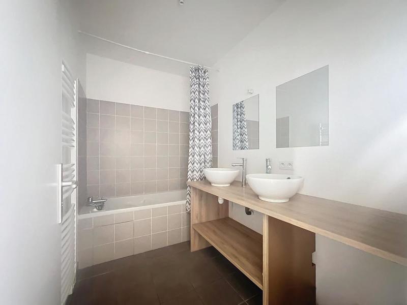 Appartement - 93 m² - 4 pièces