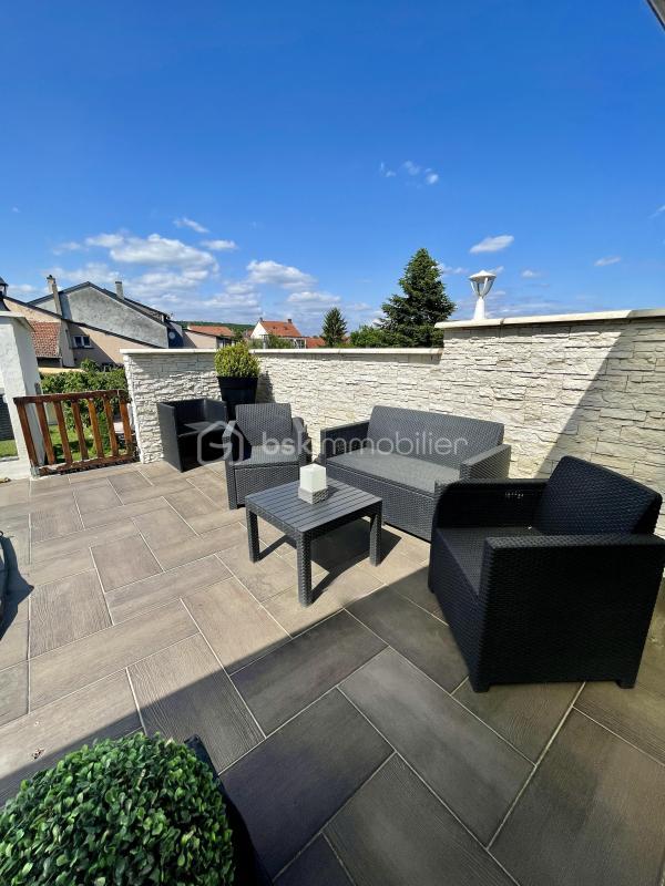 Appartement - 210 m² - 9 pièces