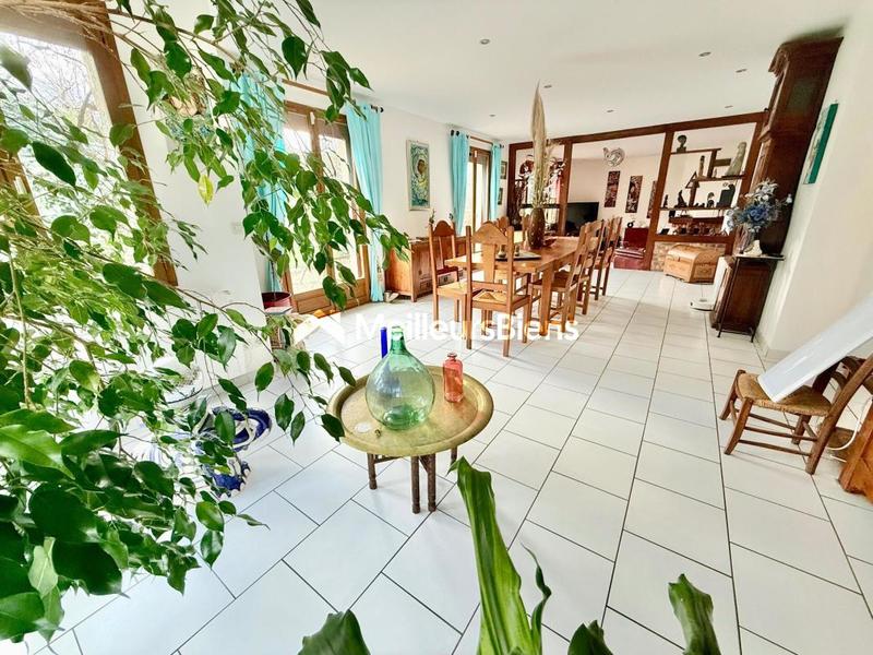 Maison - 190 m² - 8 pièces