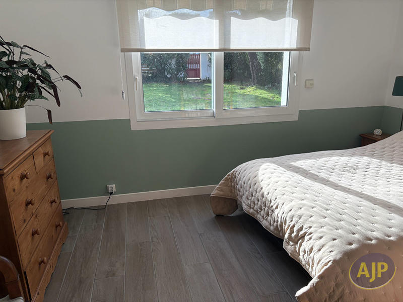 Maison - 260 m² - 10 pièces