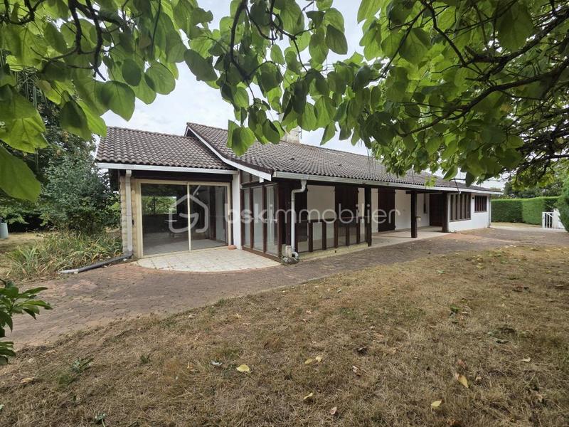 Maison traditionnelle - 167 m² - 4 pièces