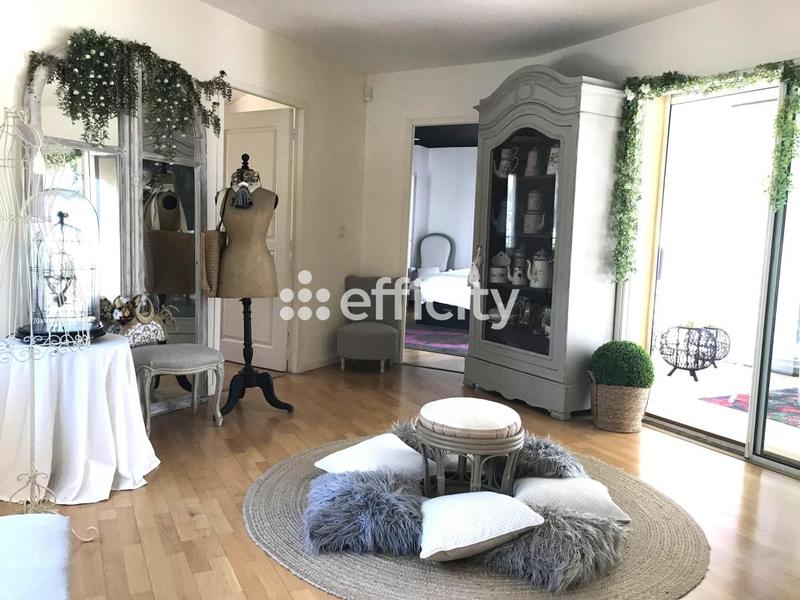 Maison - 180 m² - 5 pièces