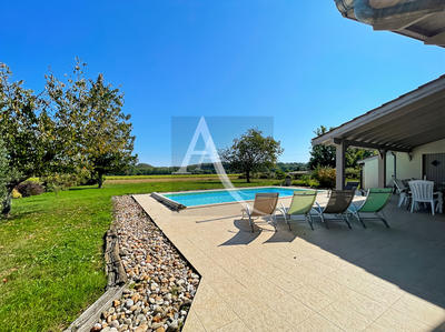 Maison - 240 m² - 12 pièces