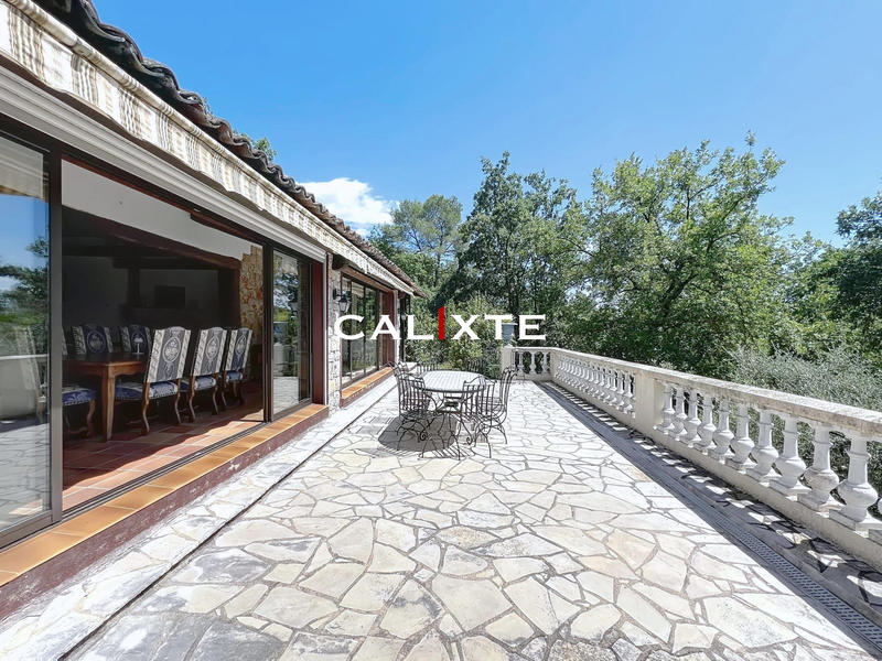 Villa - 270 m² - 8 pièces