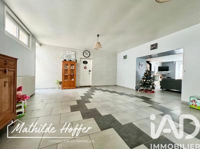 Maison - 230 m² - 8 pièces