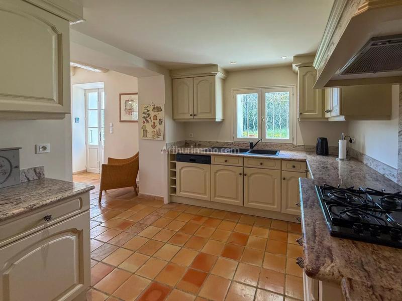 Maison - 359 m² - 10 pièces