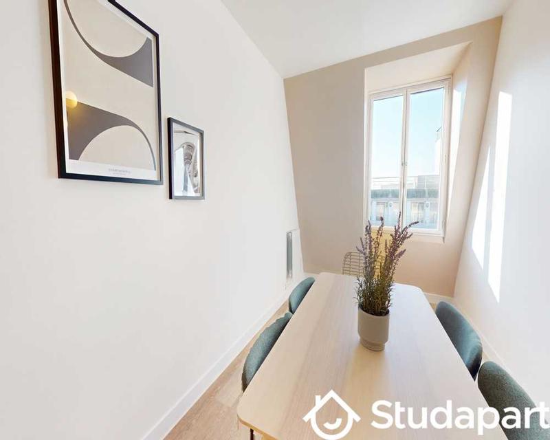 Chambre - 120 m² - 1 pièce