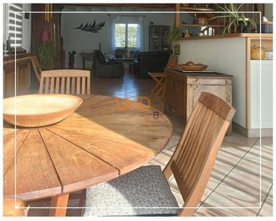 Maison - 194 m² - 7 pièces