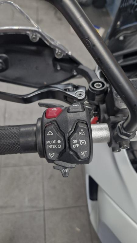 Ducati desertx desret x 900