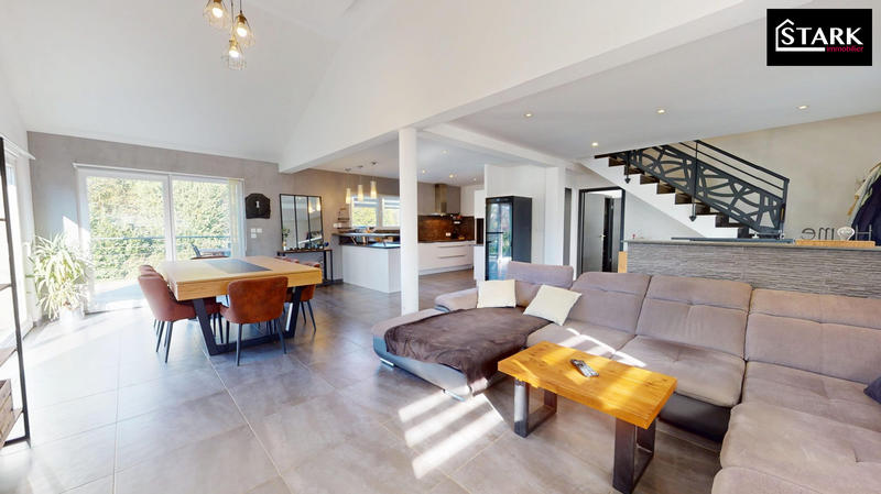 Maison - 138 m² - 5 pièces