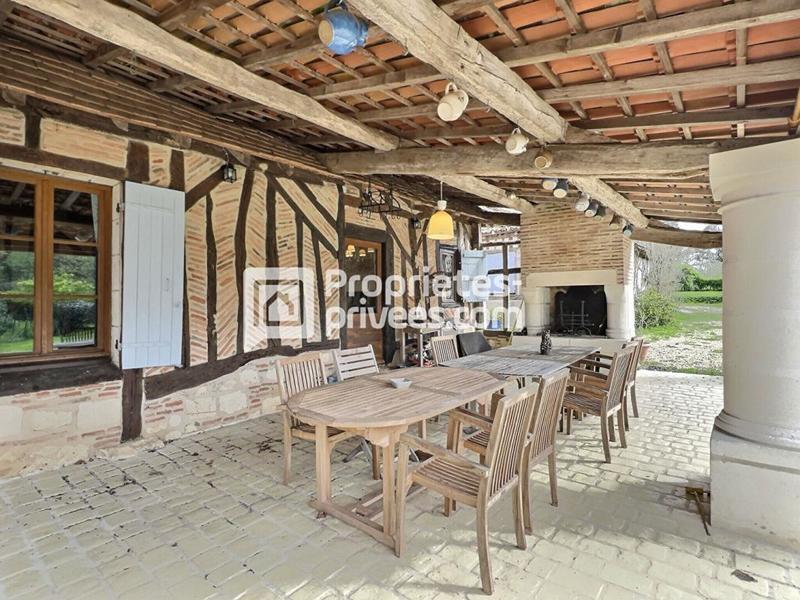 Demeure - 450 m² - 14 pièces